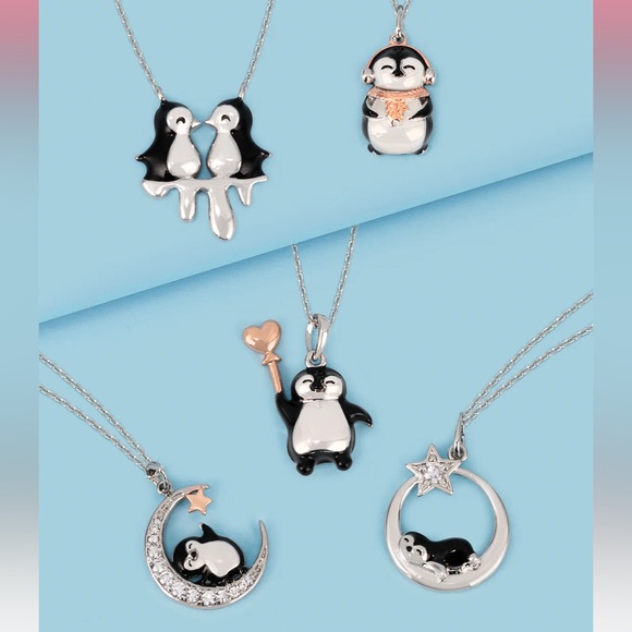 NWT 🐧 Holiday Penguin Candle - Penguin Necklace Collection SOLD OUT - Picture 3 of 12